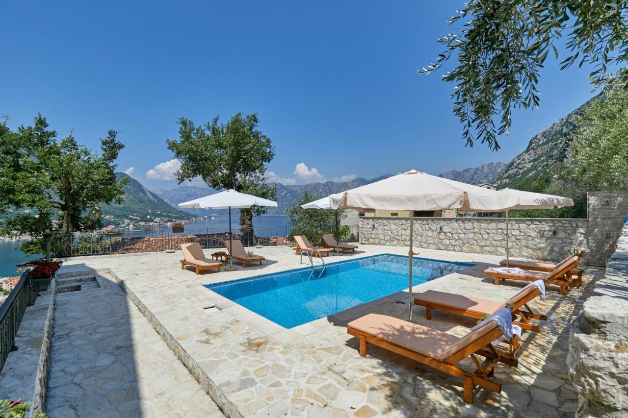 Our Sunset Apartments With Pool And Sea View Kotor Eksteriør billede